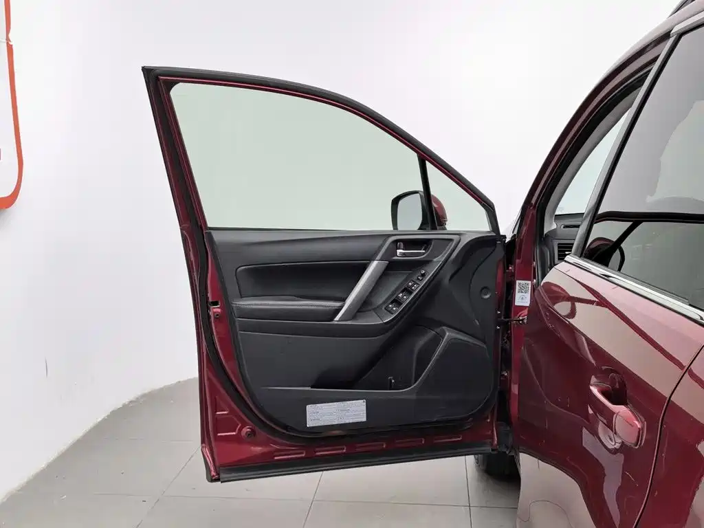 Subaru Forester 2015 — фото 8