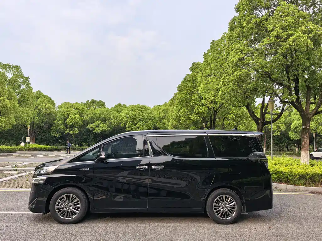 Toyota Vellfire 2021 — фото 5