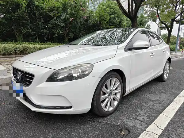 Volvo V40 2015