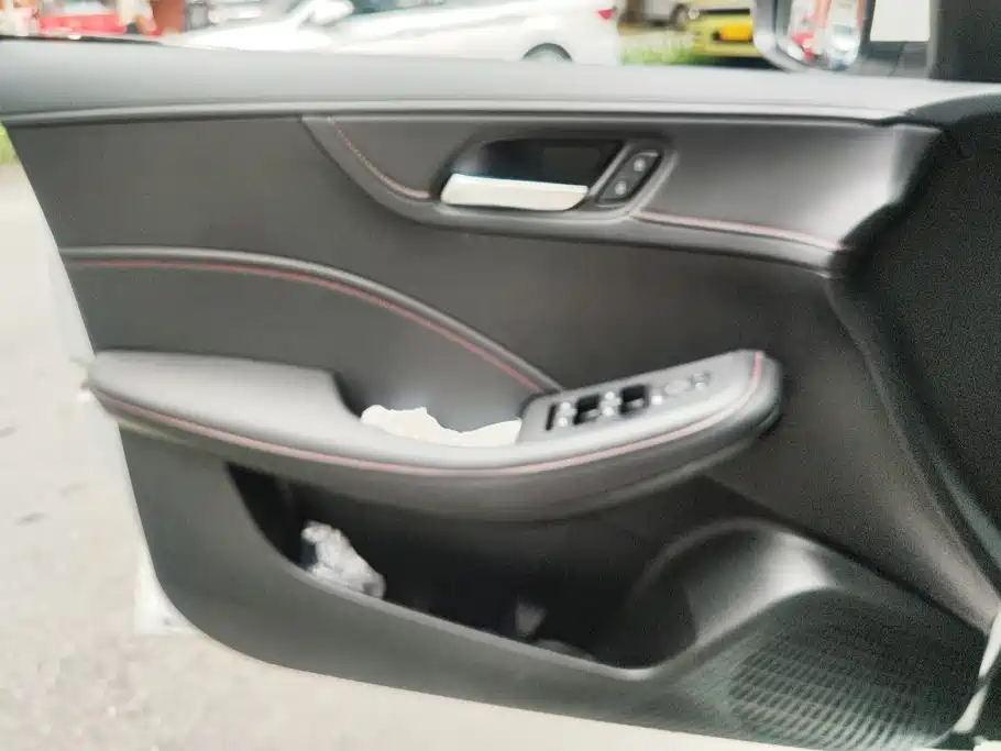 Roewe i5 2025