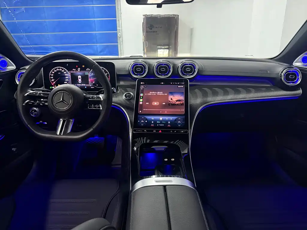 Mercedes-Benz C-Class 2023 — фото 9