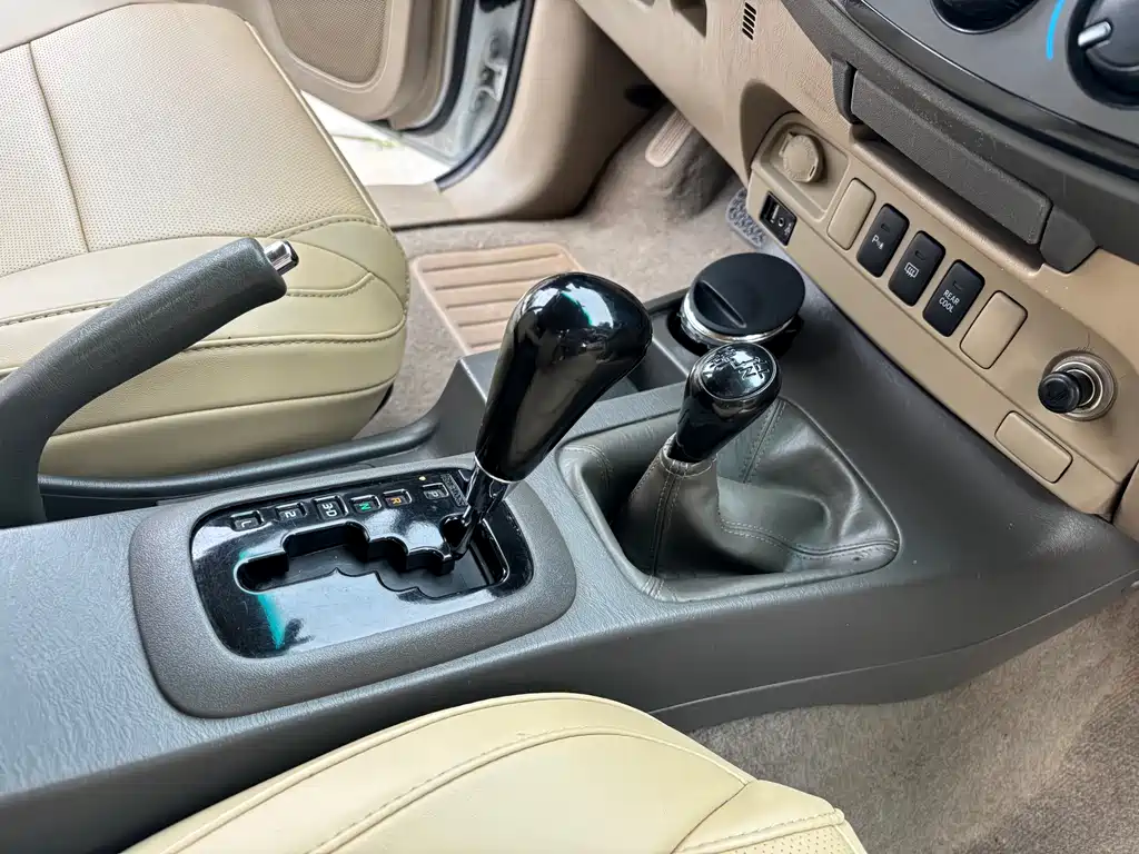 Toyota Fortuner 2014 — фото 14