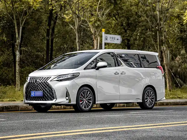 Lexus LM 2020