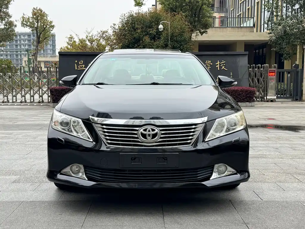Toyota Camry 2012 — фото 12