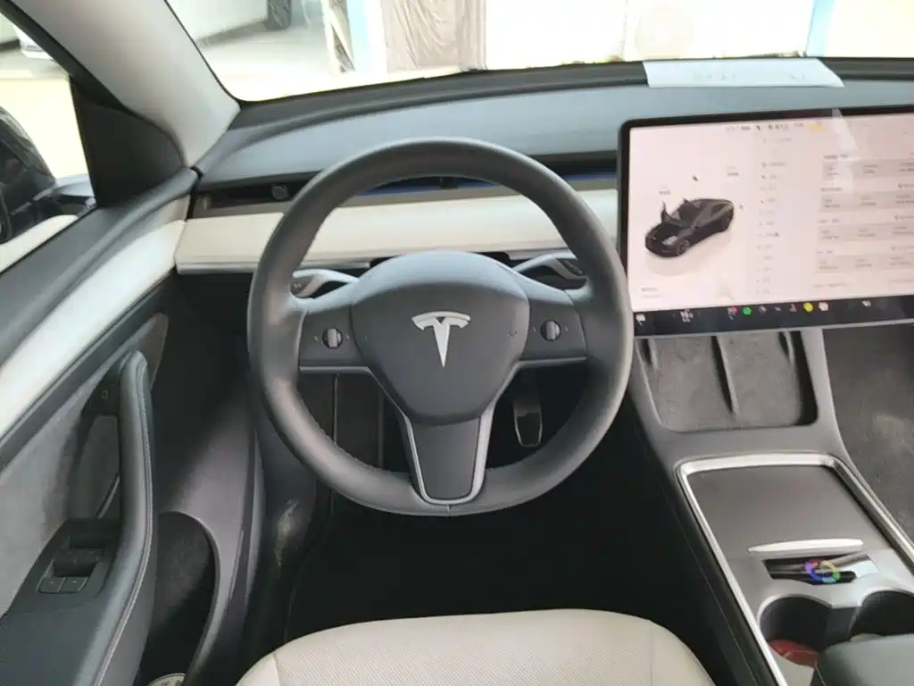 Tesla Model Y 2023 — фото 11