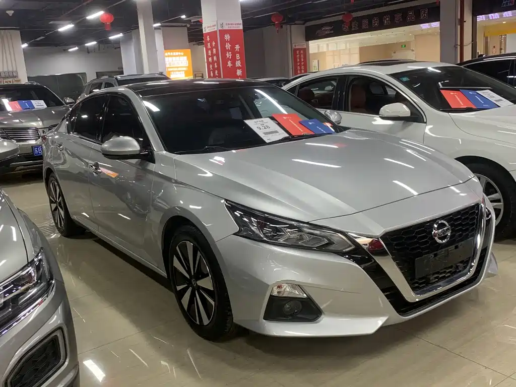 Nissan Teana 2022 — фото 1