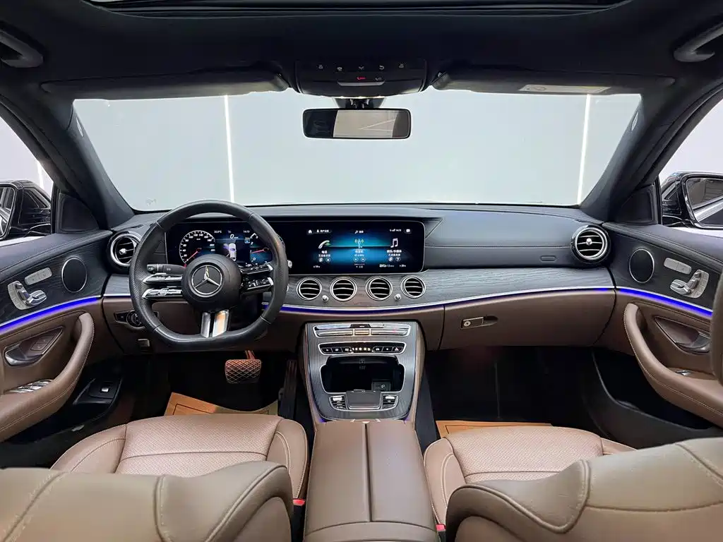 Mercedes-Benz E-Class 2023 — фото 20
