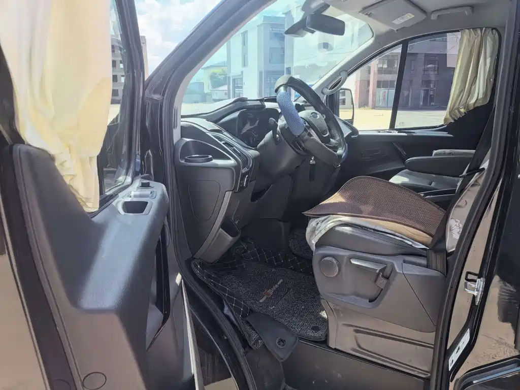 Ford Tourneo 2022 — фото 15
