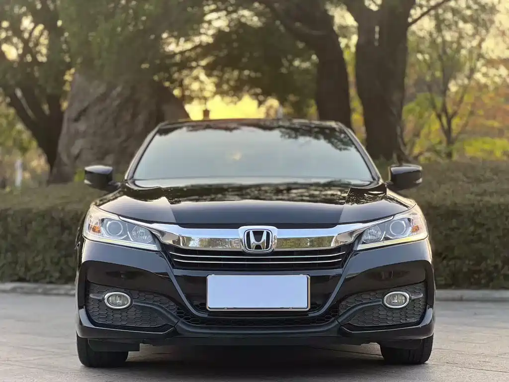 Honda Accord 2017 — фото 2
