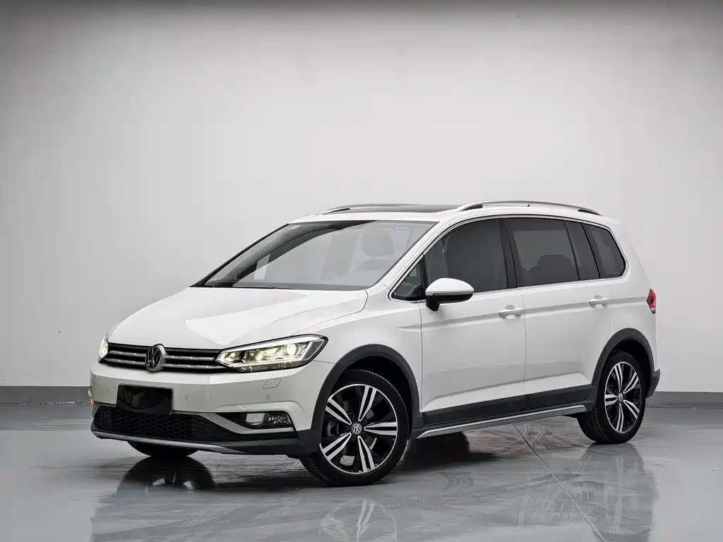 Volkswagen Touran 2019 — фото 1