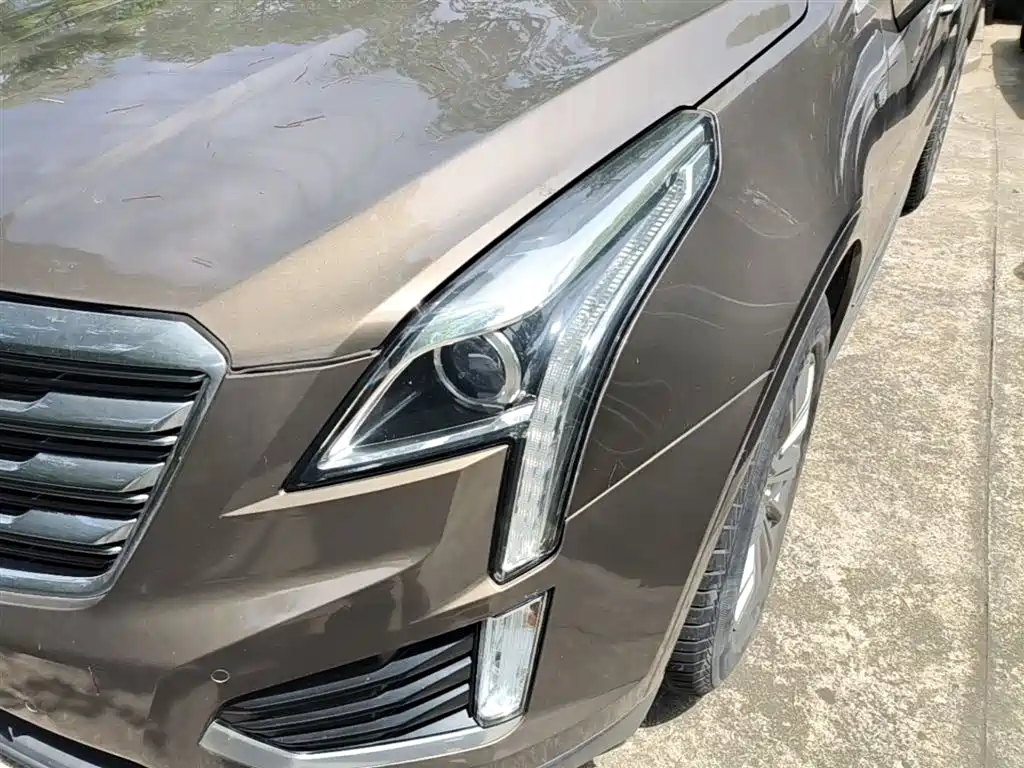 Cadillac XT5 2017 — фото 24