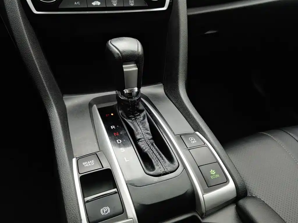 Honda Civic 2018 — фото 13