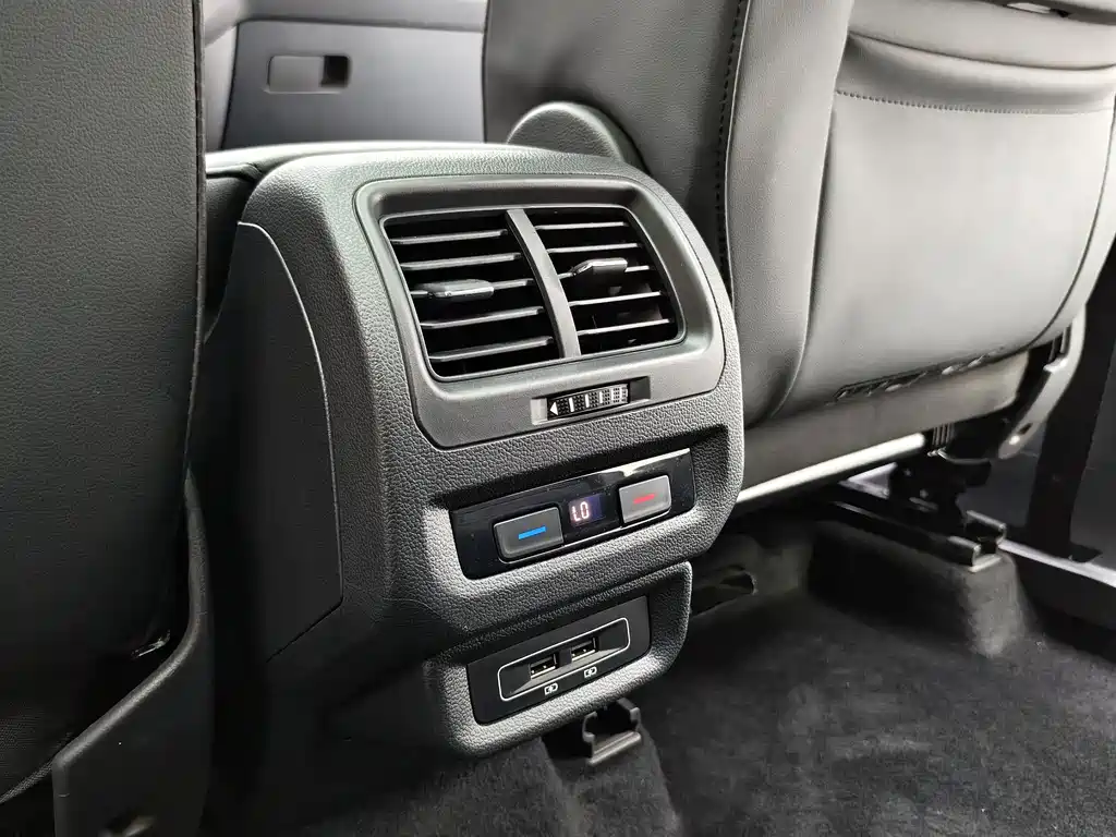 Volkswagen Touran 2019 — фото 17