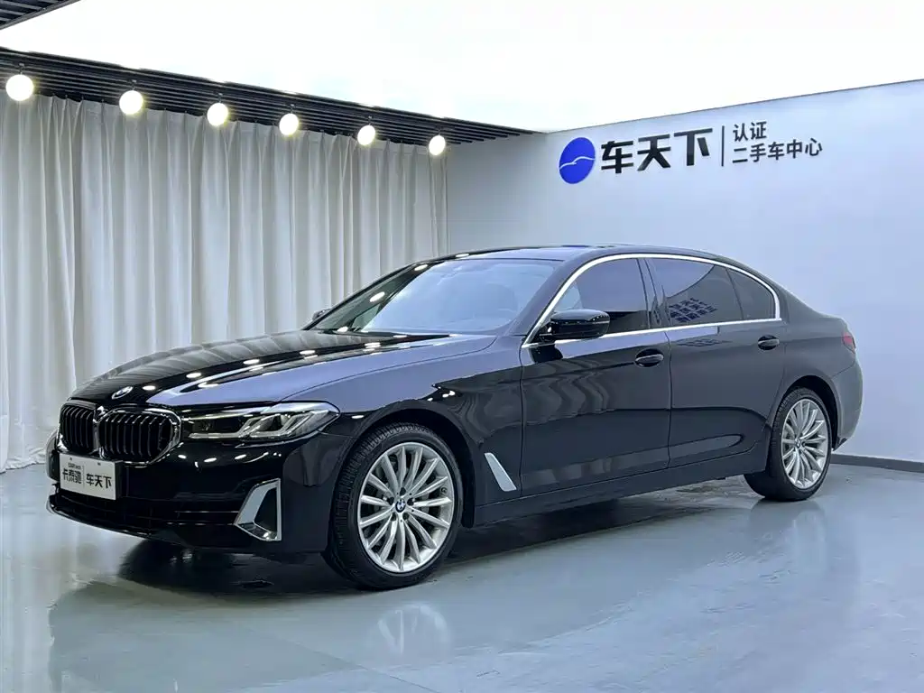 BMW 5 Series 2021 — фото 1