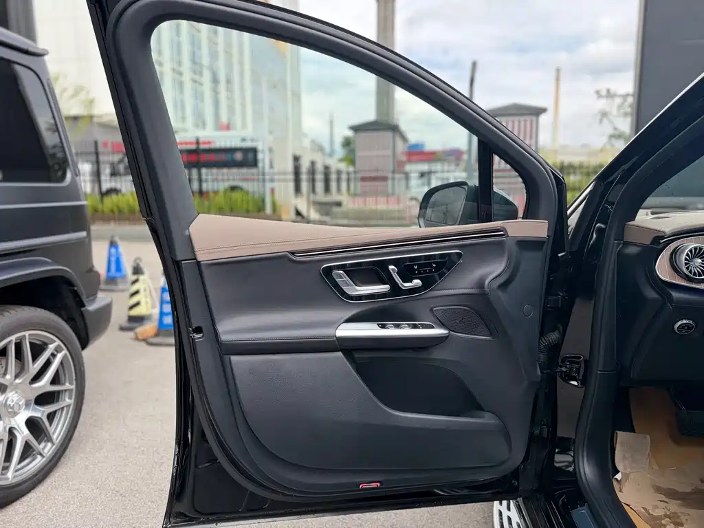 Mercedes-Benz EQE SUV 2025 — фото 11