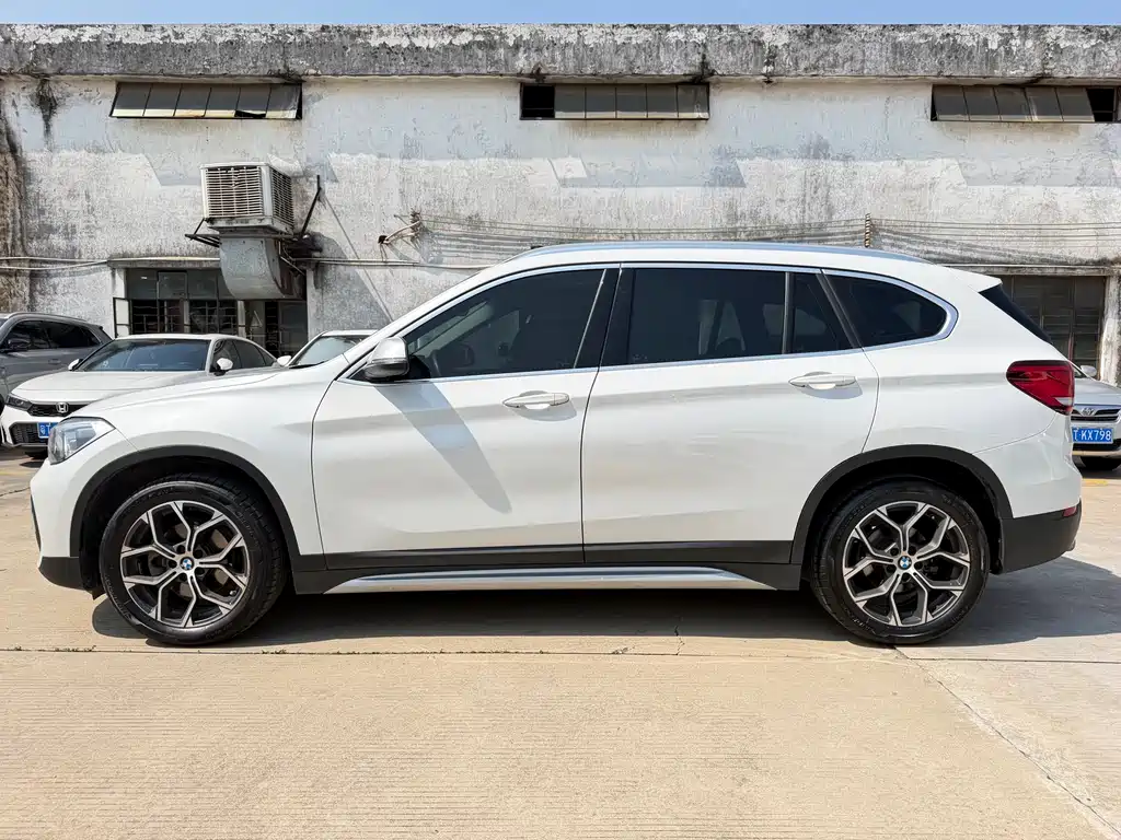 BMW X1 2022 — фото 8