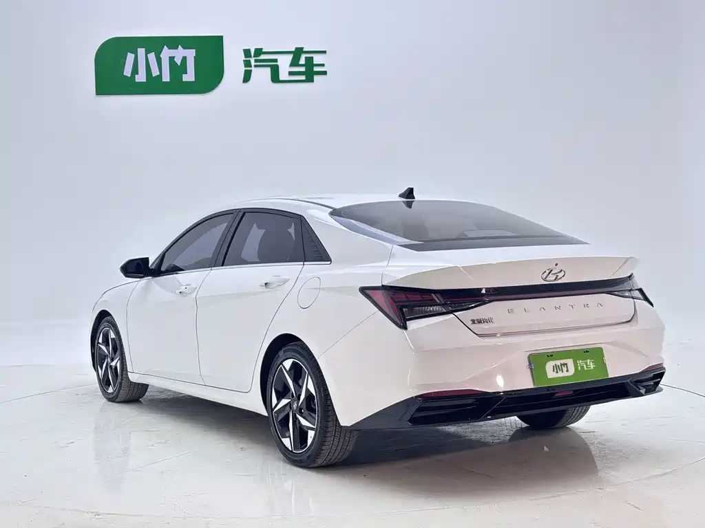 Hyundai Elantra 2022
