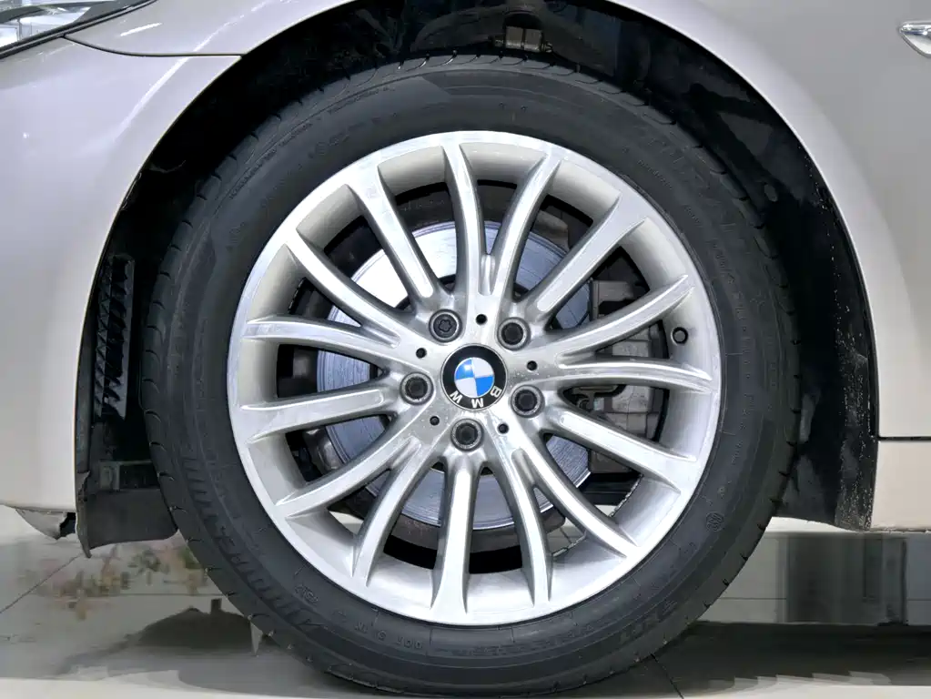 BMW 5 Series 2014 — фото 27