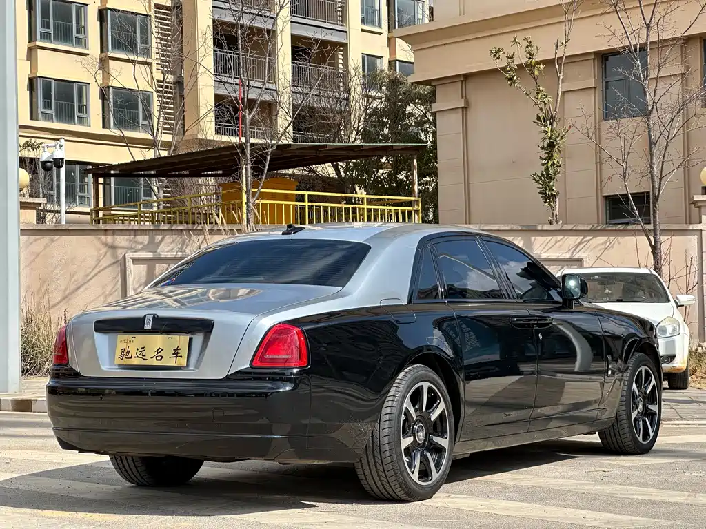 Rolls-Royce Ghost 2013 — фото 13