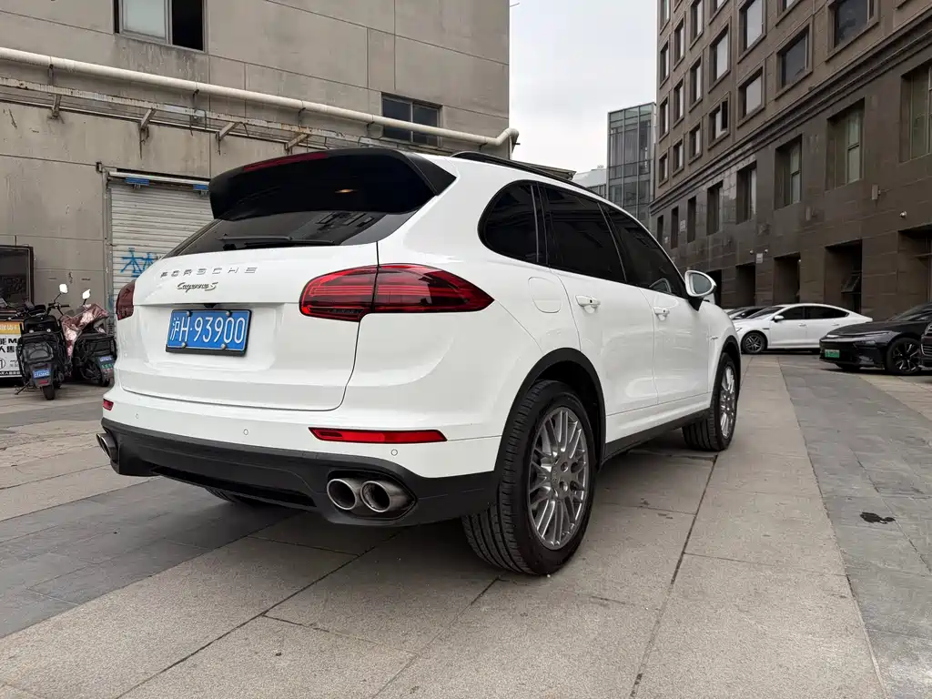 Porsche Cayenne Hybrid 2017 — фото 14
