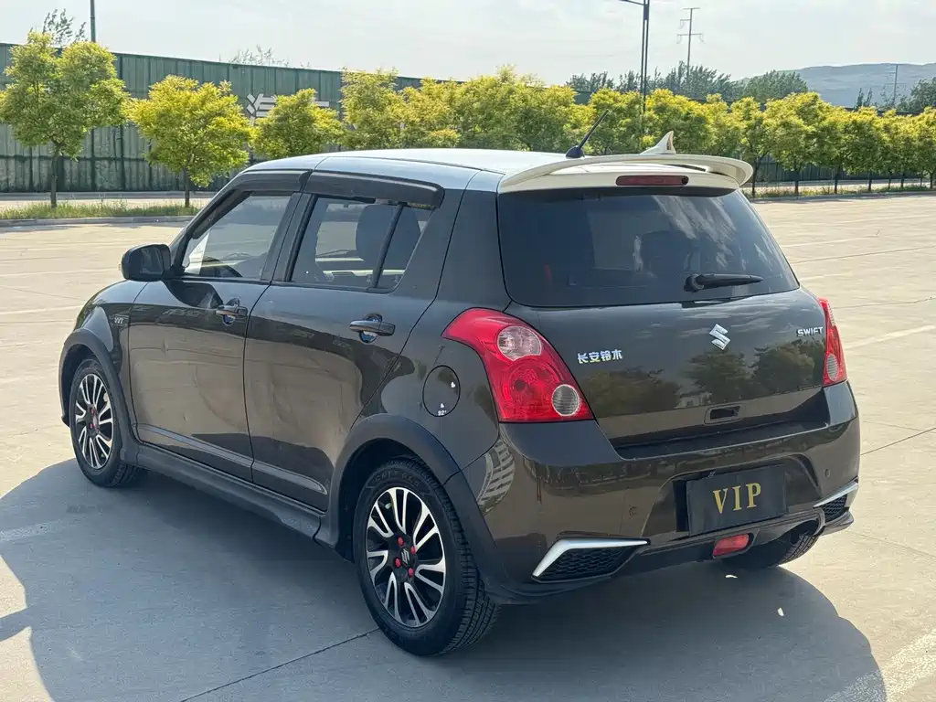 Suzuki Swift 2018 — фото 20