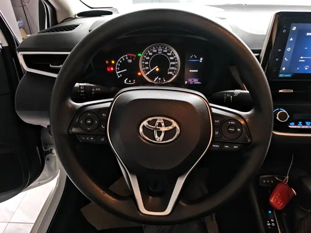 Toyota Corolla 2022 — фото 11