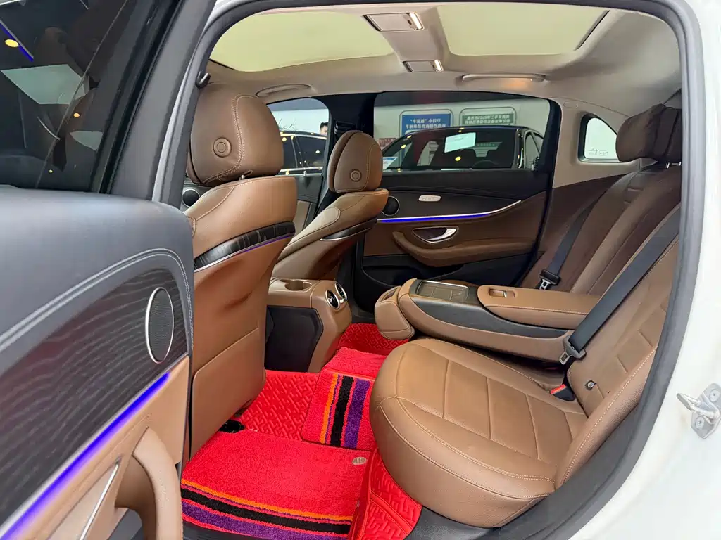 Mercedes-Benz E-Class 2020 — фото 13