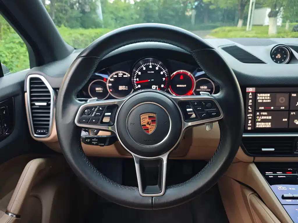 Porsche Cayenne 2018 — фото 11