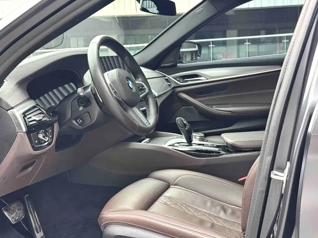 BMW 5 Series 2019