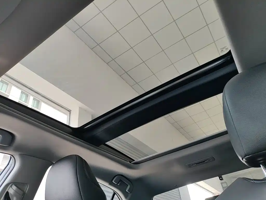 Toyota Camry 2021 — фото 18
