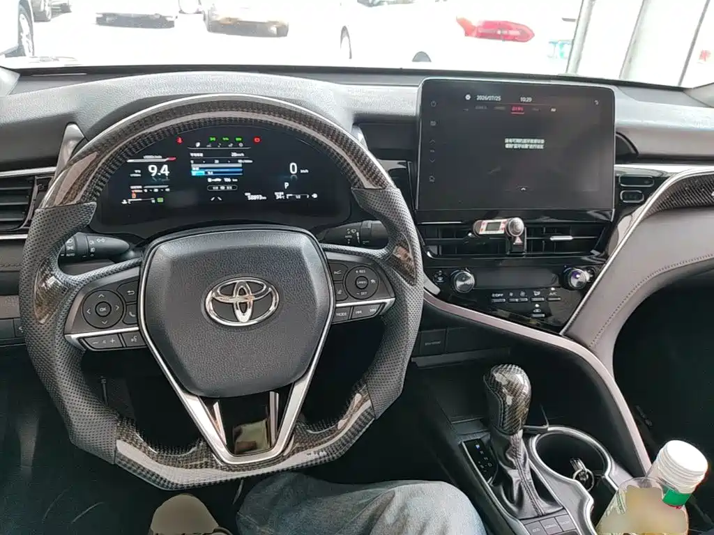 Toyota Camry 2021 — фото 10