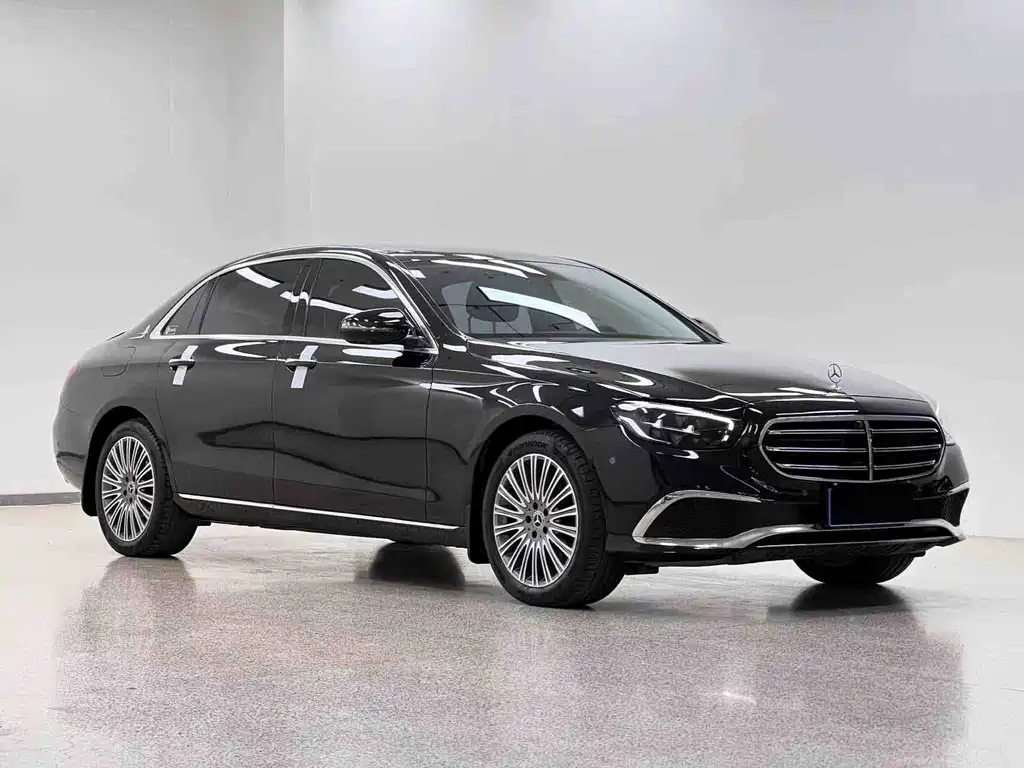 Mercedes-Benz E-Class 2022 — фото 3