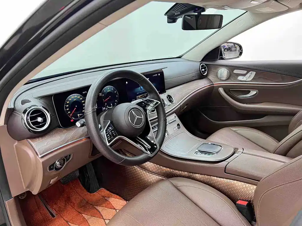 Mercedes-Benz E-Class 2022 — фото 8