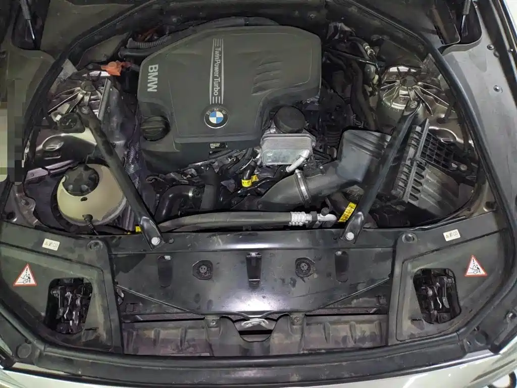 BMW 5 Series 2014 — фото 11