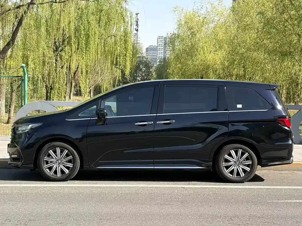Honda Odyssey 2023 — фото 17