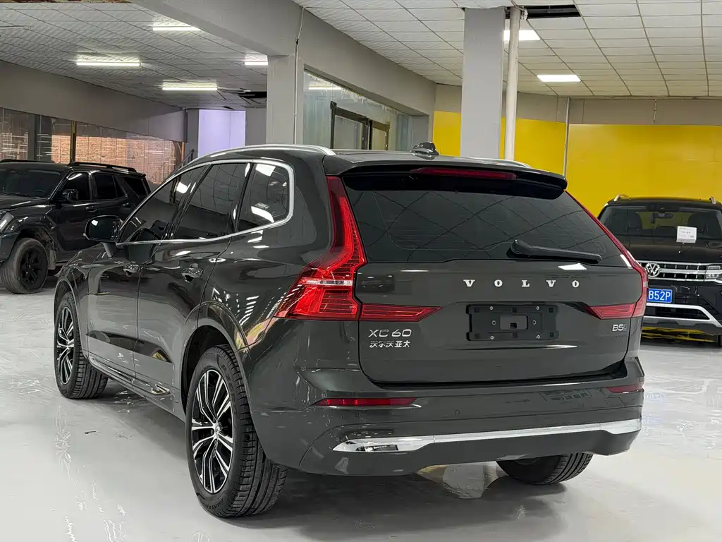 Volvo XC60 2021 — фото 7