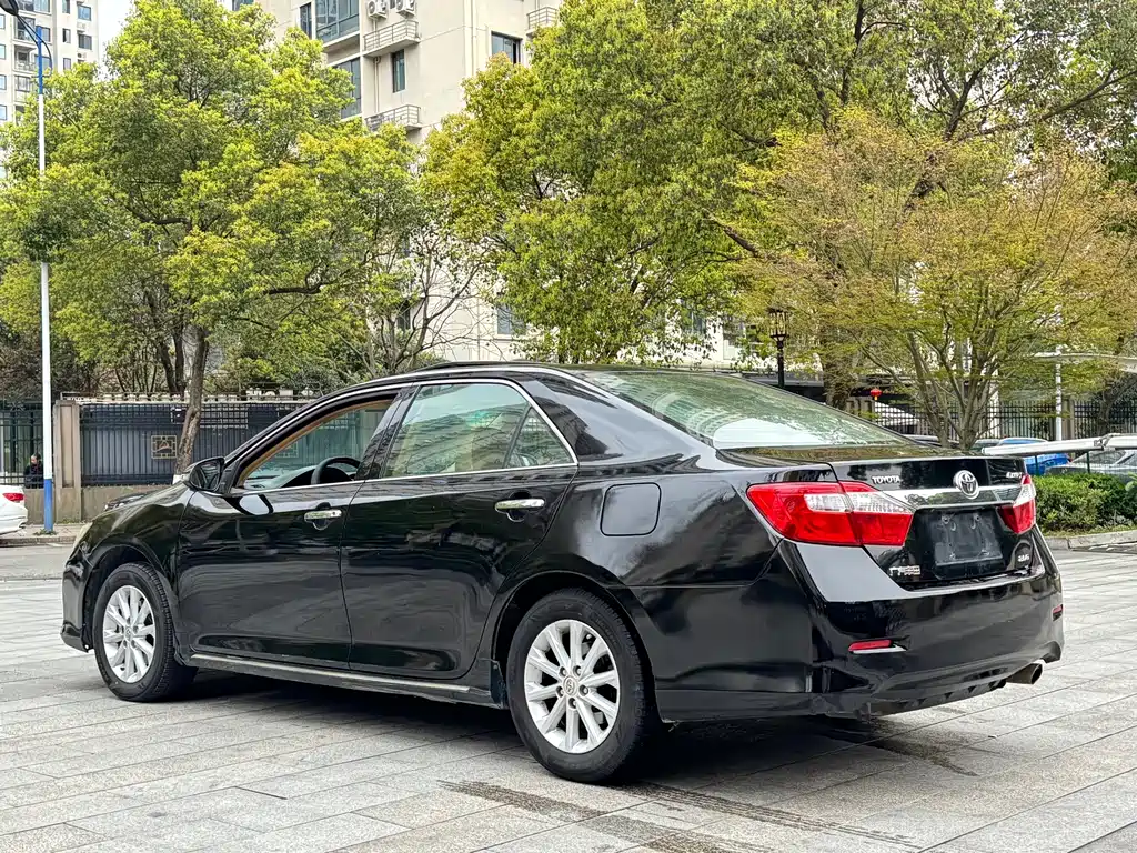 Toyota Camry 2012 — фото 11