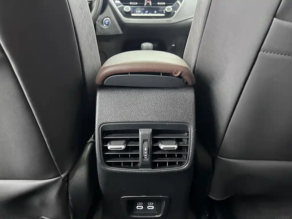 Toyota Corolla 2023 — фото 14