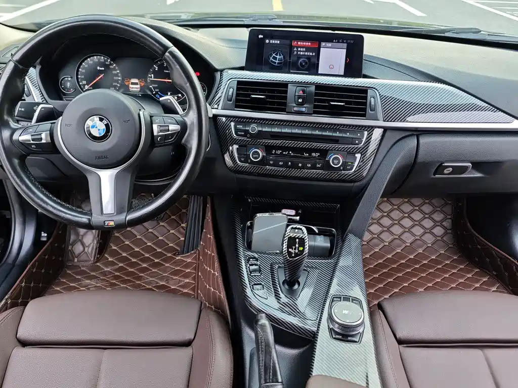 BMW 3 Series 2019 — фото 12