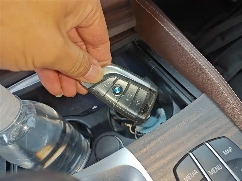 BMW 5 Series 2023 — фото 17