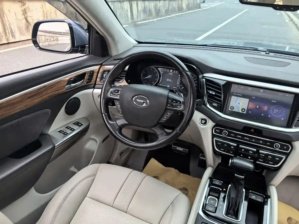 GAC Motor Trumpchi GS8 2016 — фото 29