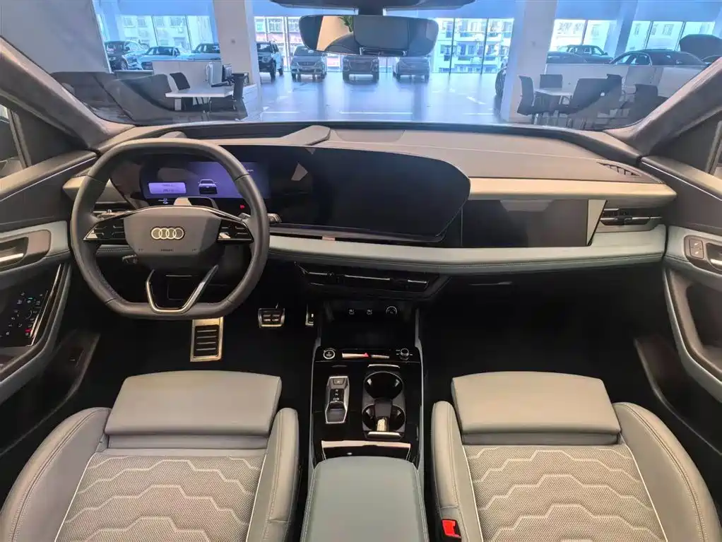 Audi Q6L E-Tron 2025 — фото 8