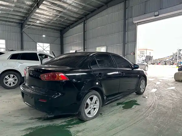 Mitsubishi Lancer EX 2011