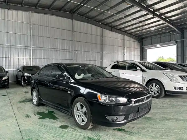 Mitsubishi Lancer EX 2011