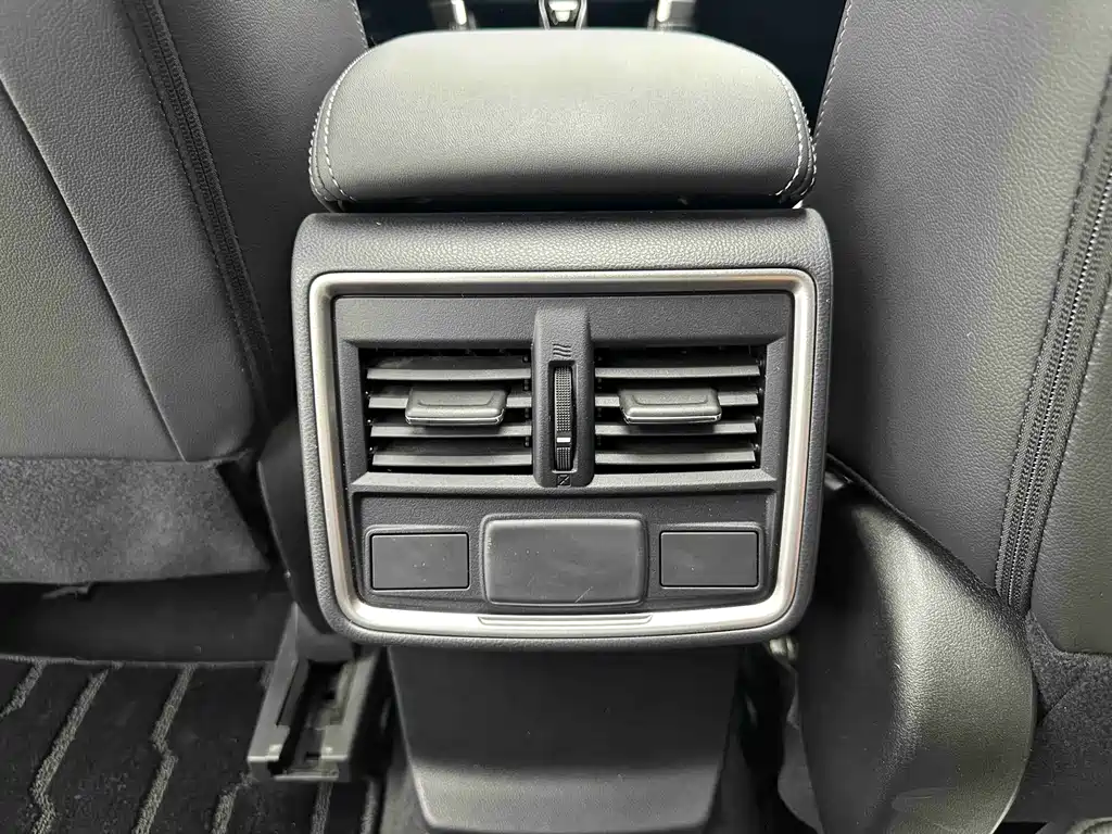Subaru Forester 2022 — фото 13