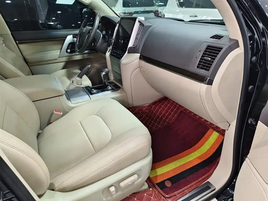 Toyota Land Cruiser 2019 — фото 12