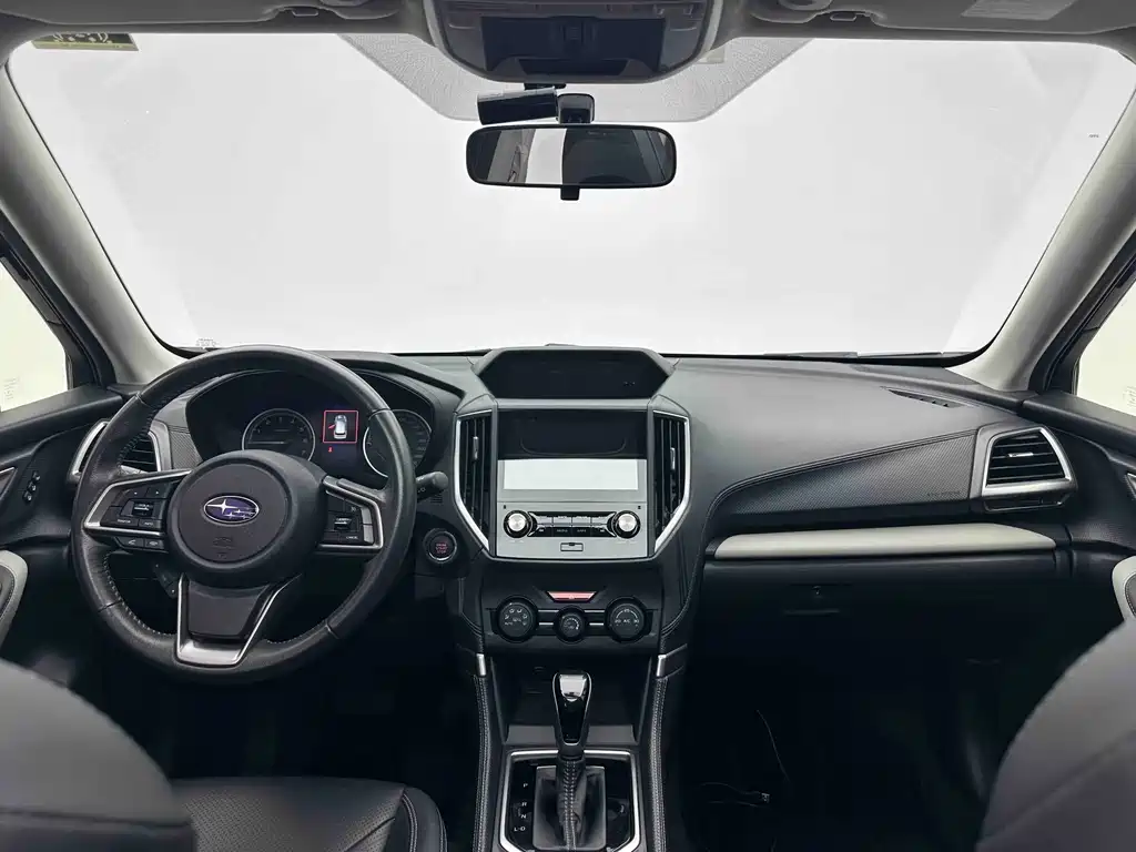 Subaru Forester 2022 — фото 15