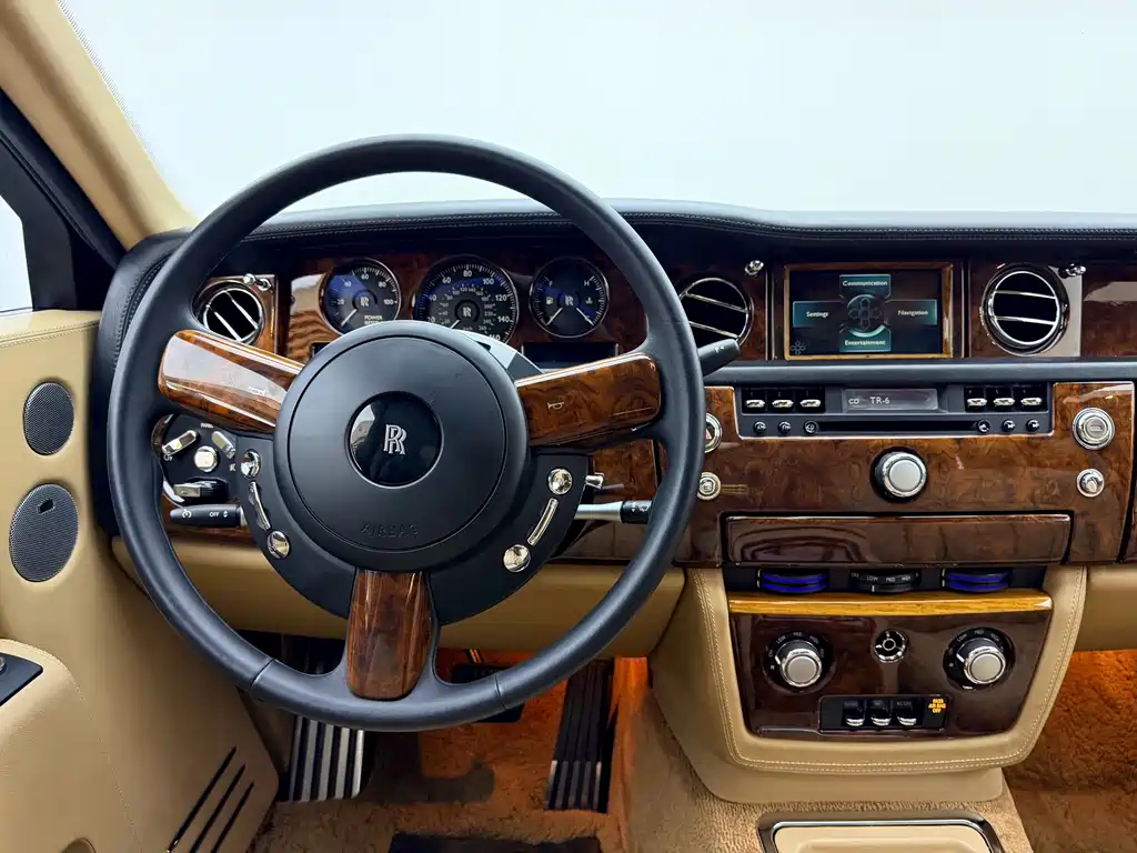 Rolls-Royce Phantom 2007 — фото 14