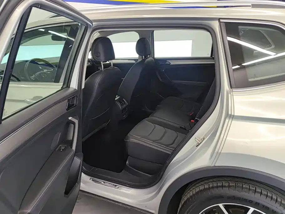 Volkswagen Tiguan L 2020 — фото 11