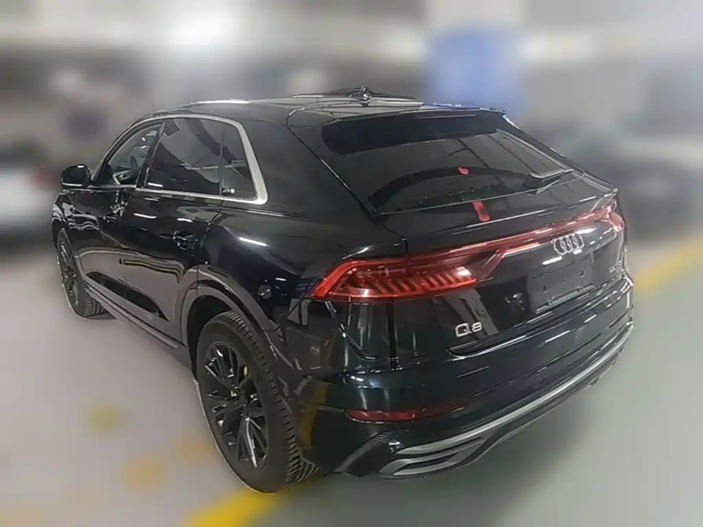 Audi Q8 2020 — фото 9